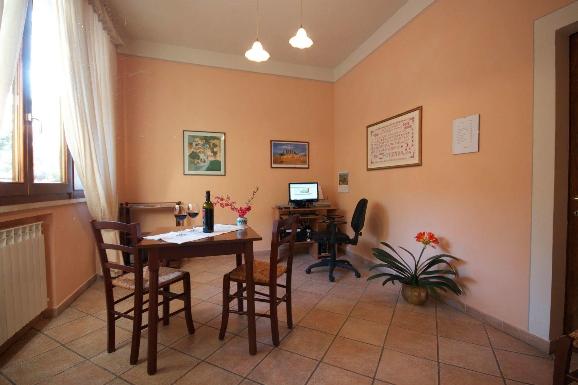 Camere Andrei Pienza Eksteriør bilde